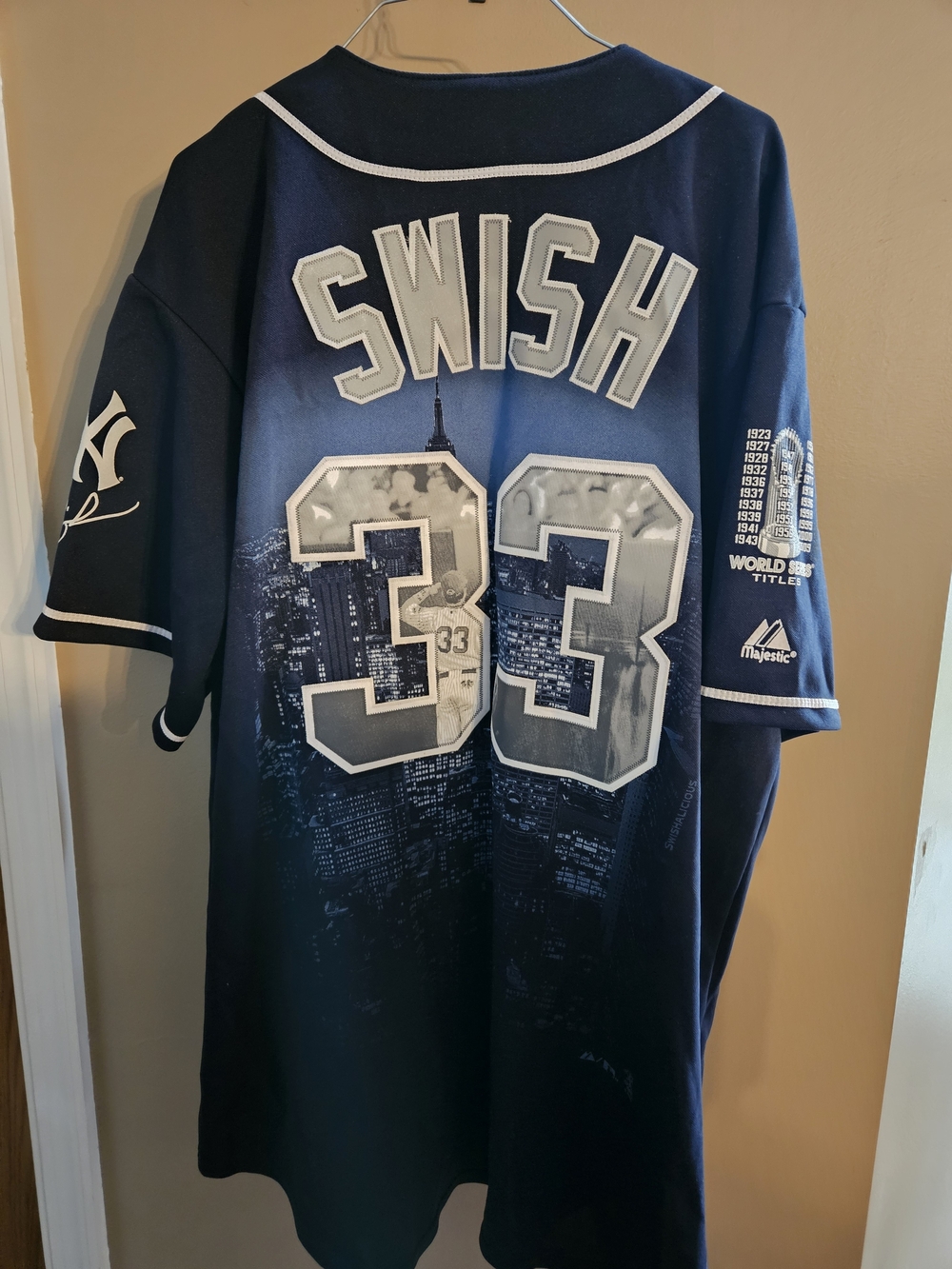 Majestic New York Yankees Signature Series- Swish 33  Jersey Size L NWT